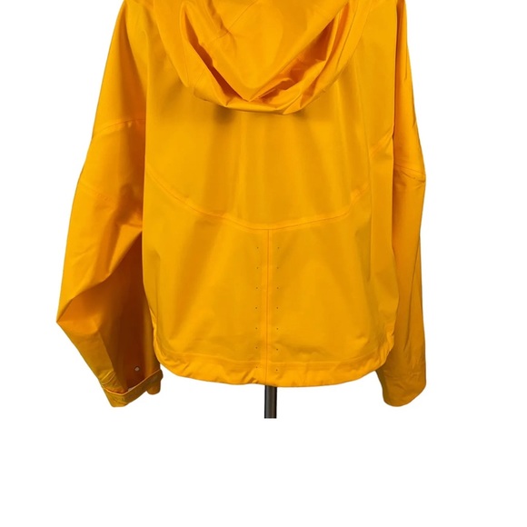Lululemon Rain jacket size 6 - Picture 2 of 3